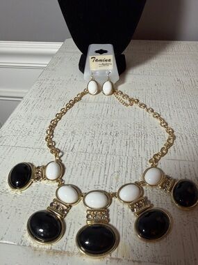 Gold-Tone Black & White Cabochon Statement Necklace with Earrings